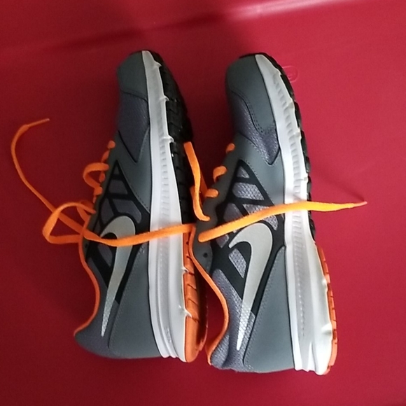 Nike orange and grey sneakers - Picture 4 of 7